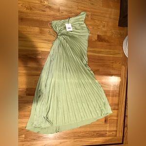 Size XL or US 10 Hello Molly wedding guest dress. Never worn and tags still on!